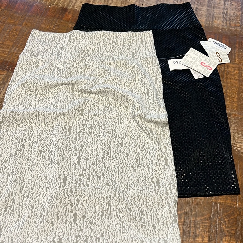 Lot of 2 LuLaRoe Cassie Skirts Size Small